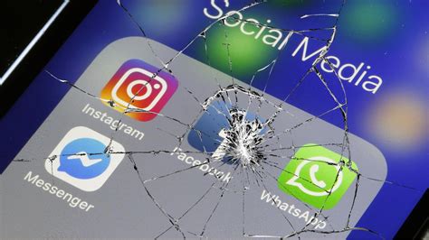 I­n­s­t­a­g­r­a­m­,­ ­W­h­a­t­s­a­p­p­ ­v­e­ ­F­a­c­e­b­o­o­k­­t­a­ ­E­r­i­ş­i­m­ ­S­o­r­u­n­l­a­r­ı­ ­Y­a­ş­a­n­ı­y­o­r­